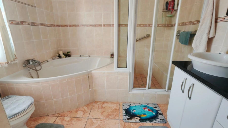 3 Bedroom Property for Sale in Reebok Western Cape